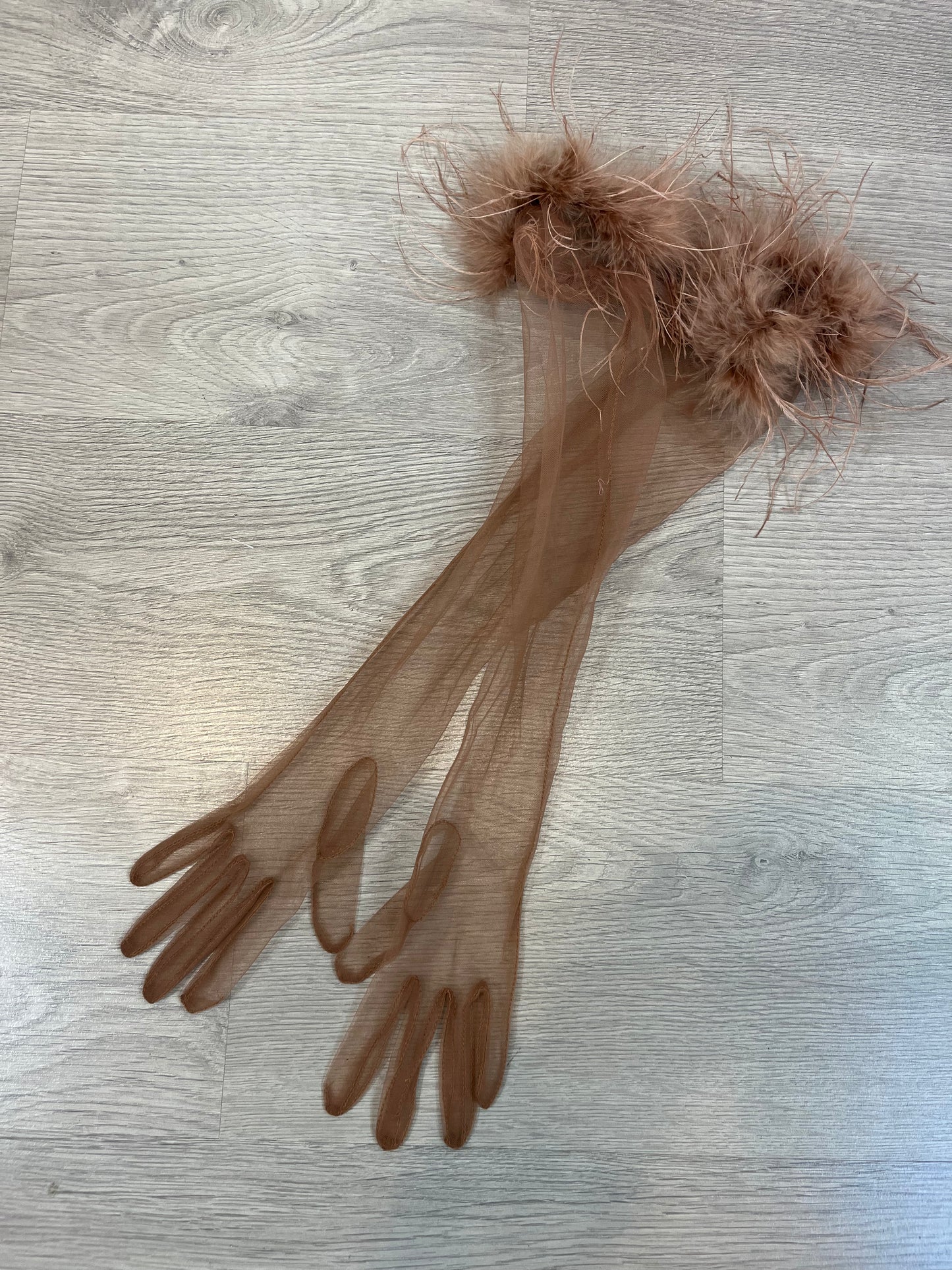 MANGO CAPSULE. Sequin dress with gloves. TS