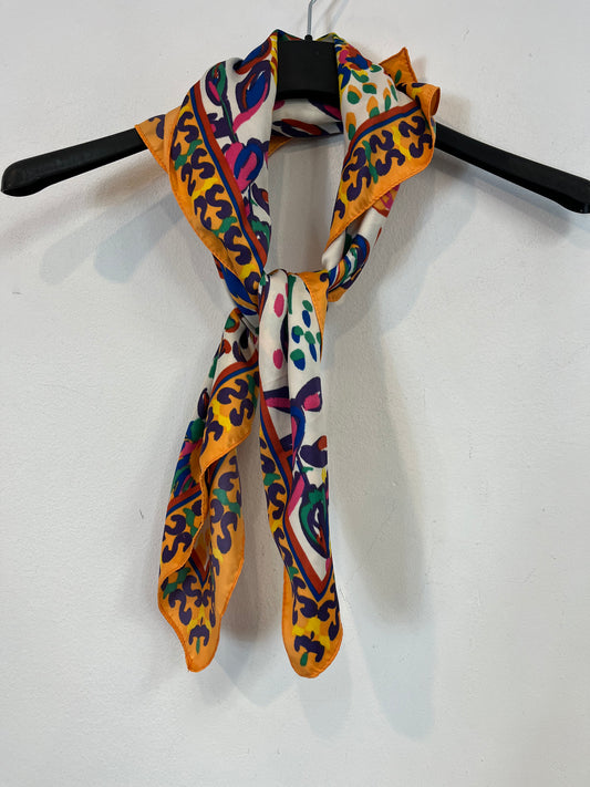 ZARA. Pañuelo flores colores