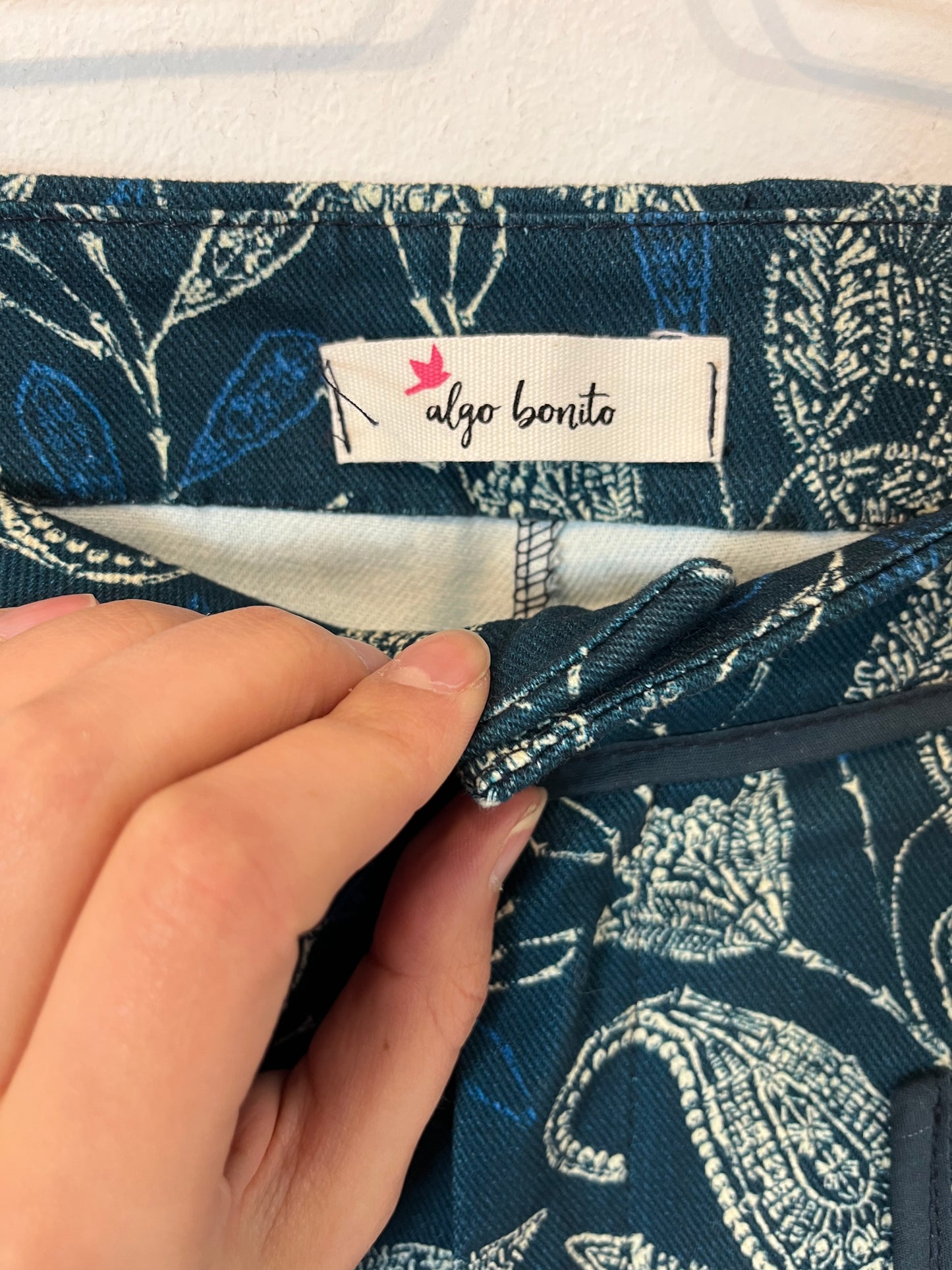 SOMETHING PRETTY. Ts printed culottes