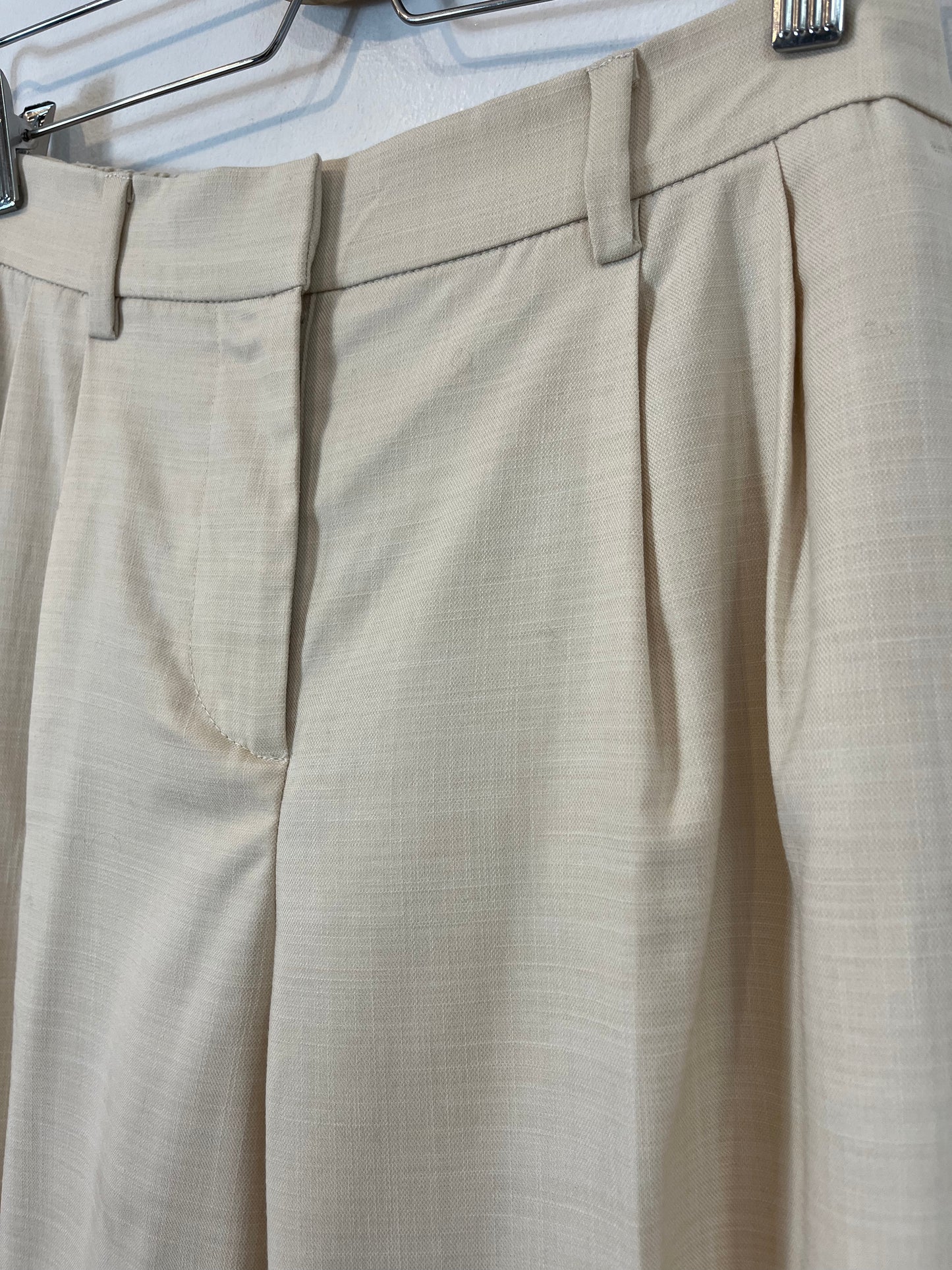 SELECTED. Flowing beige pleated trousers, size 34