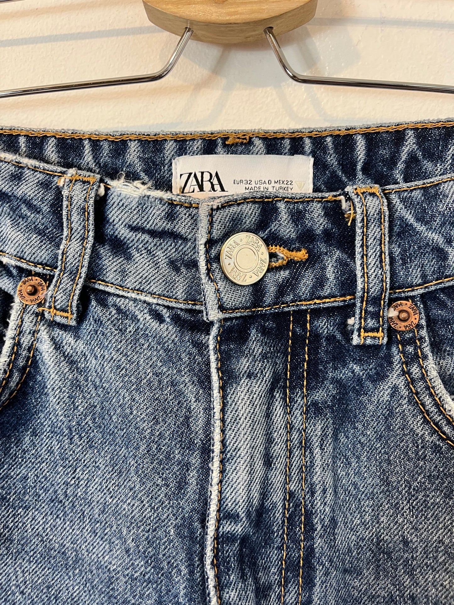 ZARA. Wide-leg denim trousers, size 32