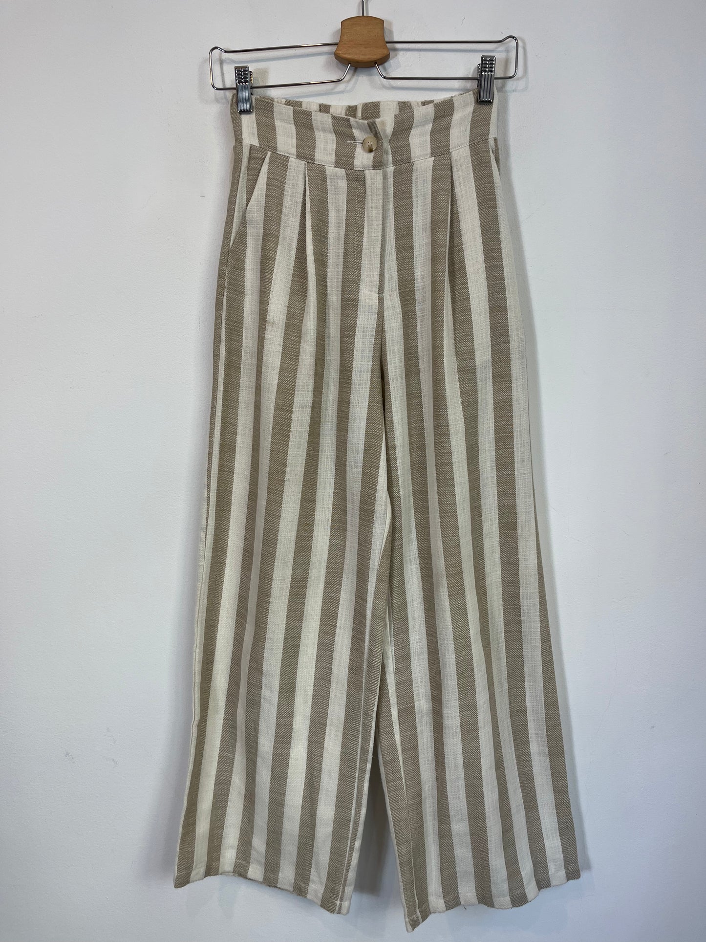 AMEÉ. Pantalón rayas con lino. T. XS/S