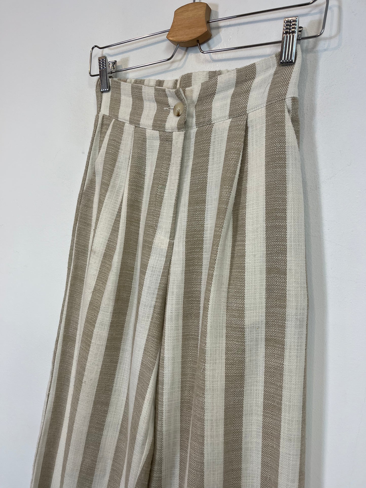 AMEÉ. Pantalón rayas con lino. T. XS/S