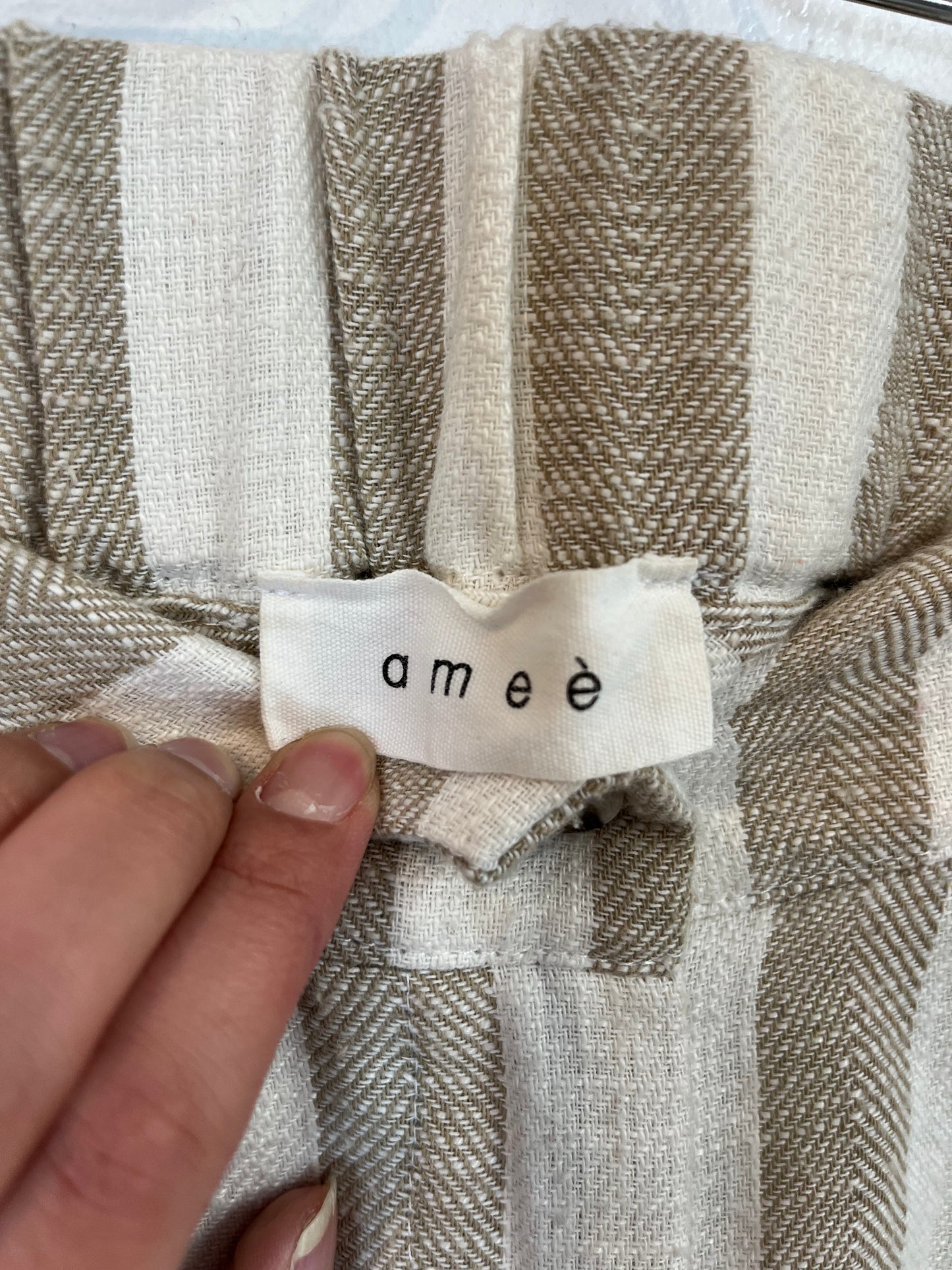 AMEÉ. Pantalón rayas con lino. T. XS/S