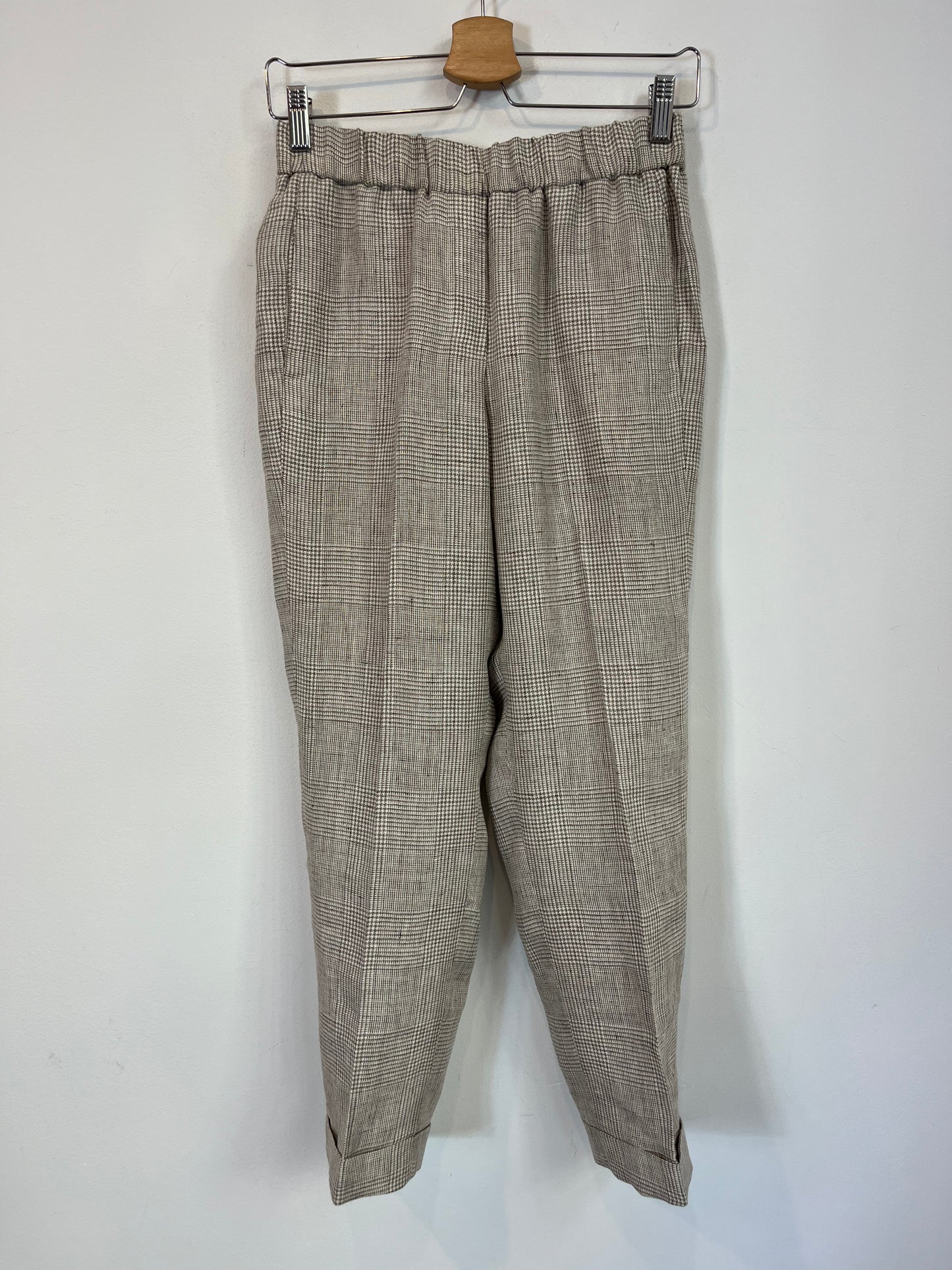 B CORNER. Pantalón cuadros lino. T. 38