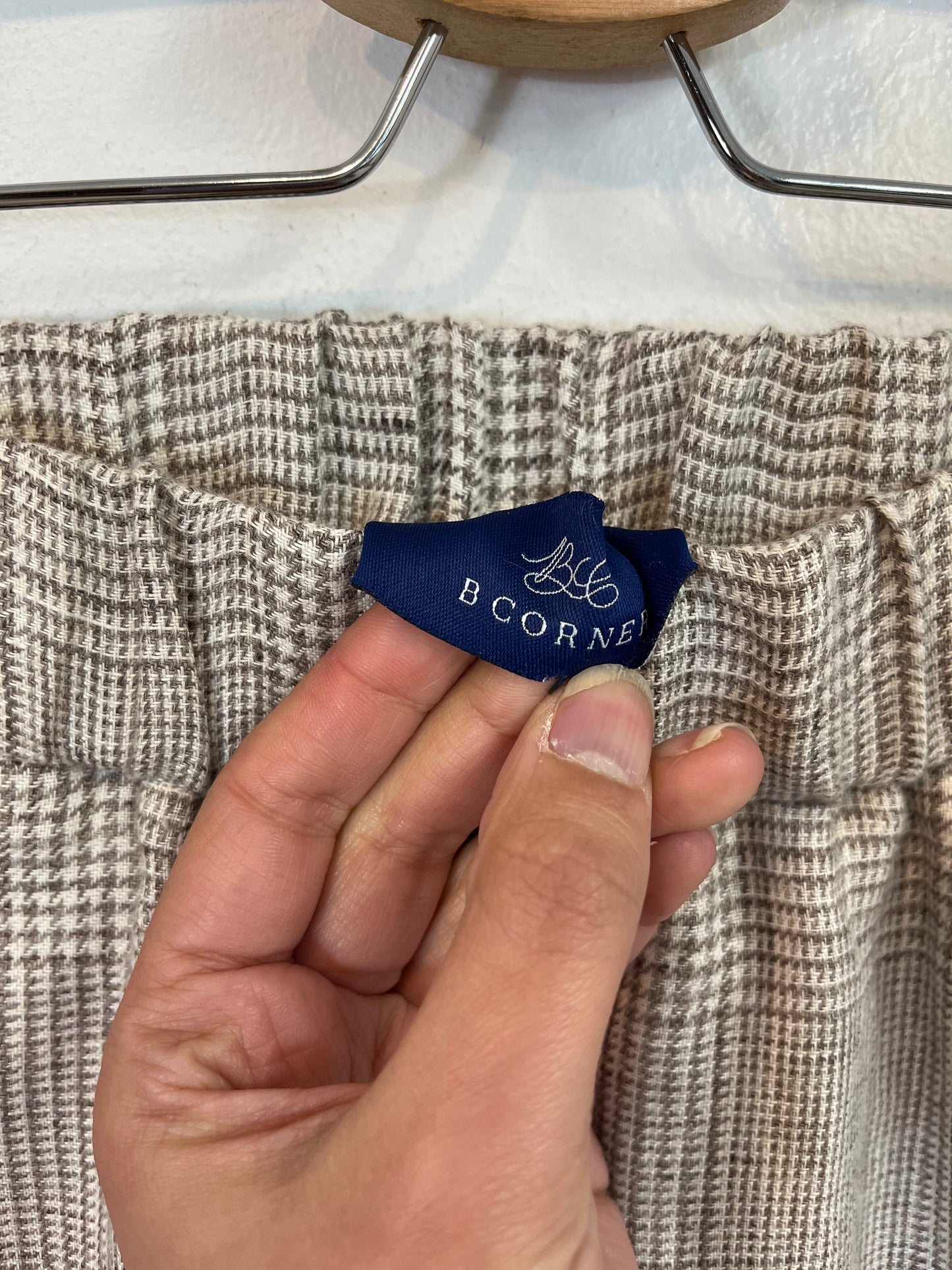 B CORNER. Pantalón cuadros lino. T. 38