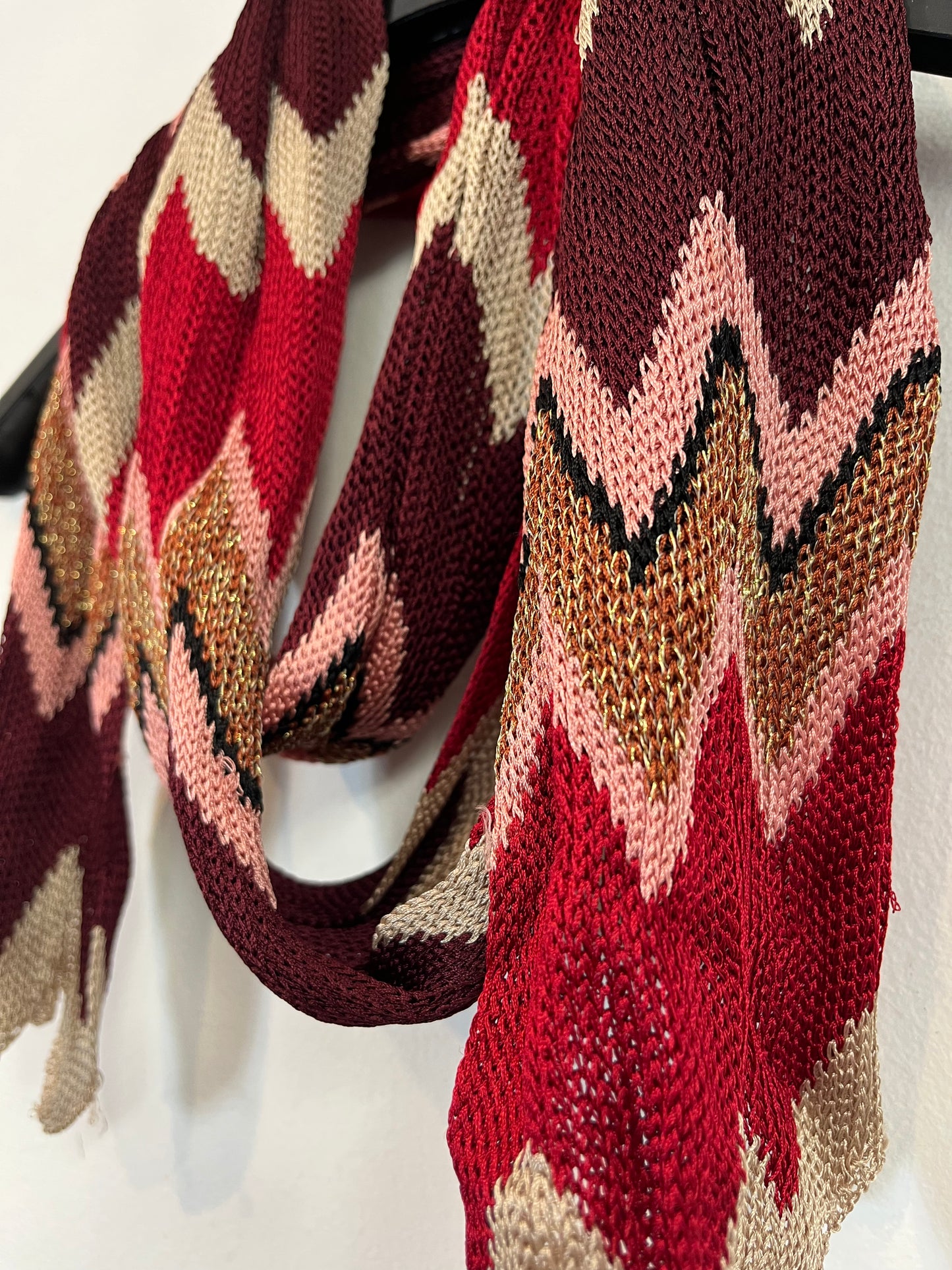 OTHERS. Zigzag knit scarf