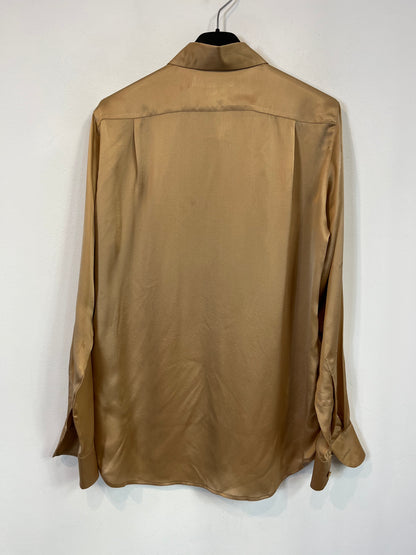 UNIQLO. Blusa beige tostado seda. T XS