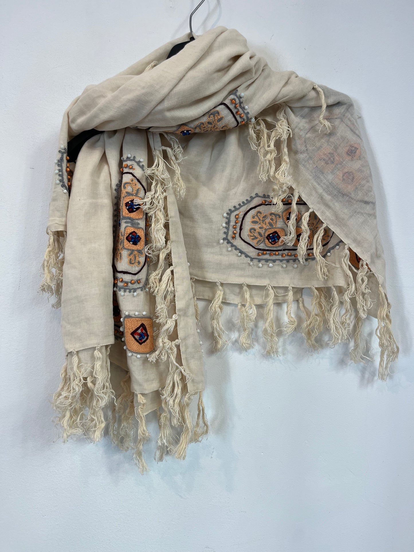 OTHERS. Cotton handkerchief with embroidered details