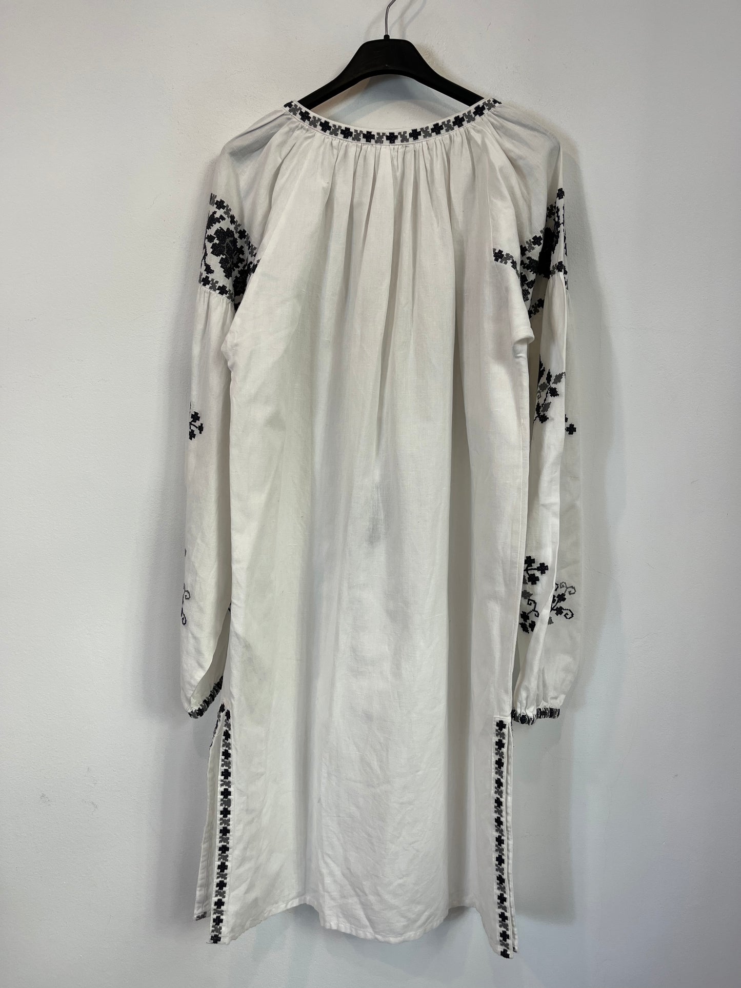 ZARA. Embroidered linen dress. Size M