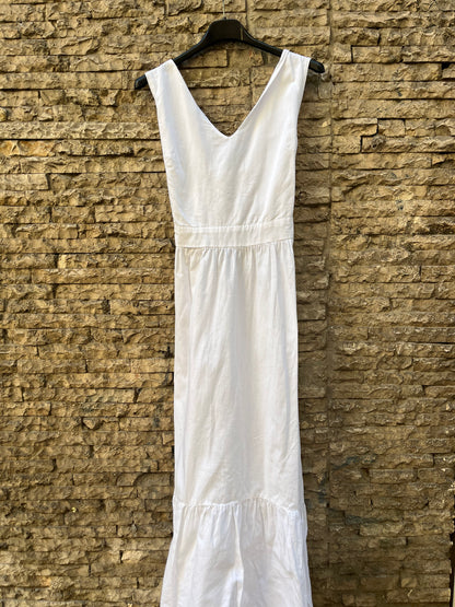 SFERA. Vestido blanco detalle espalda. T. S
