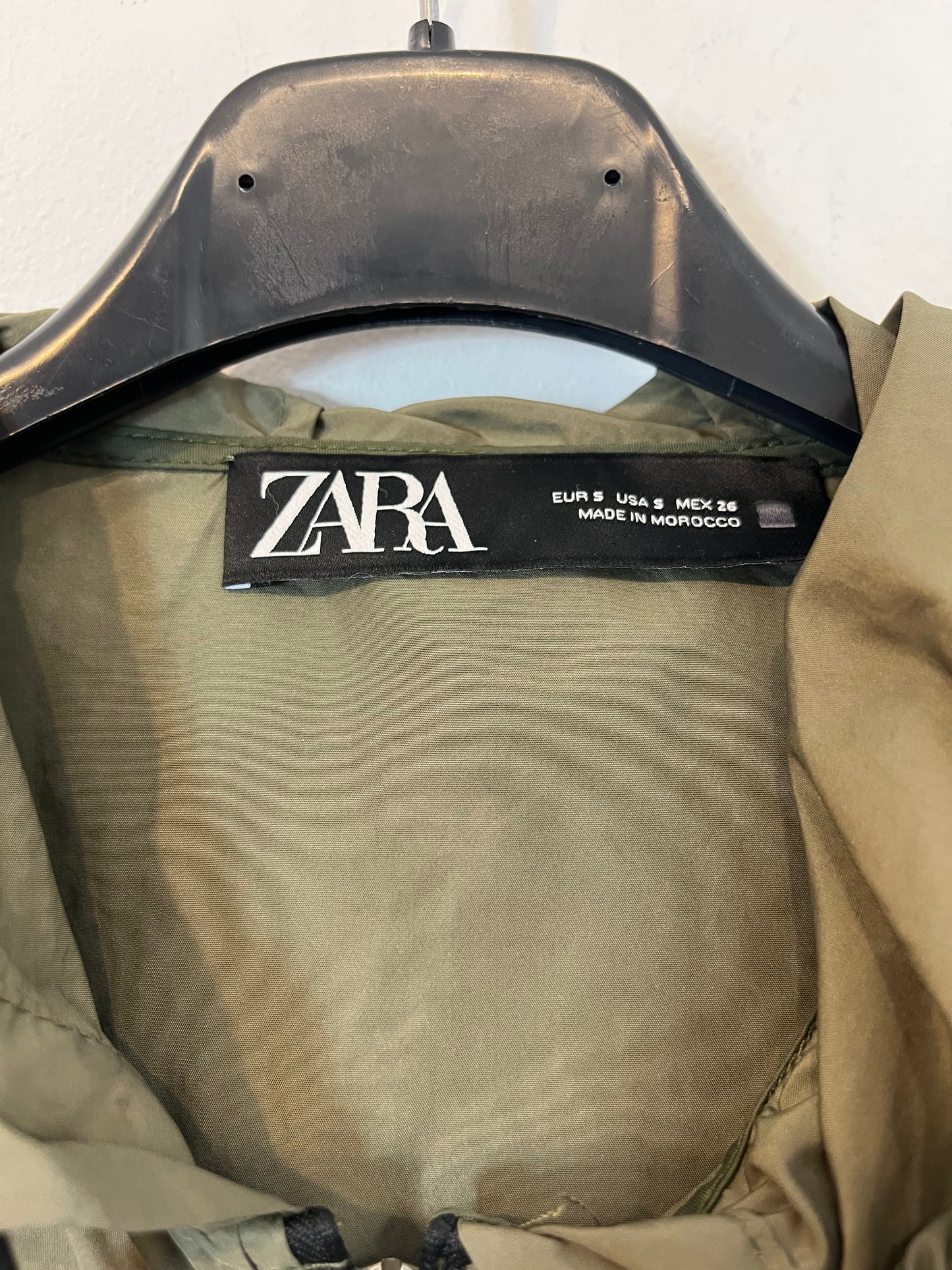 ZARA. Parka fina detalles bordados. T S