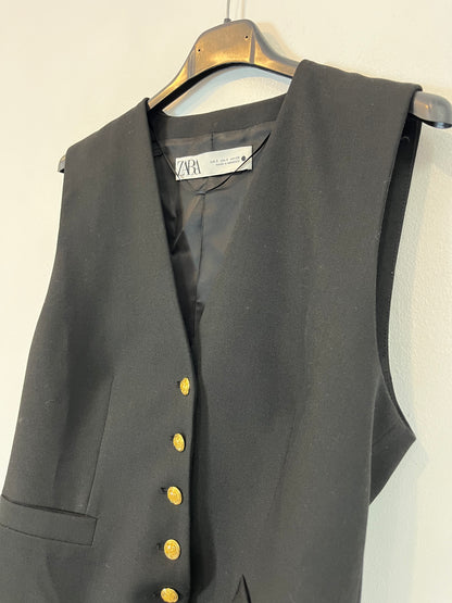 ZARA. Chaleco negro botones dorados. T S