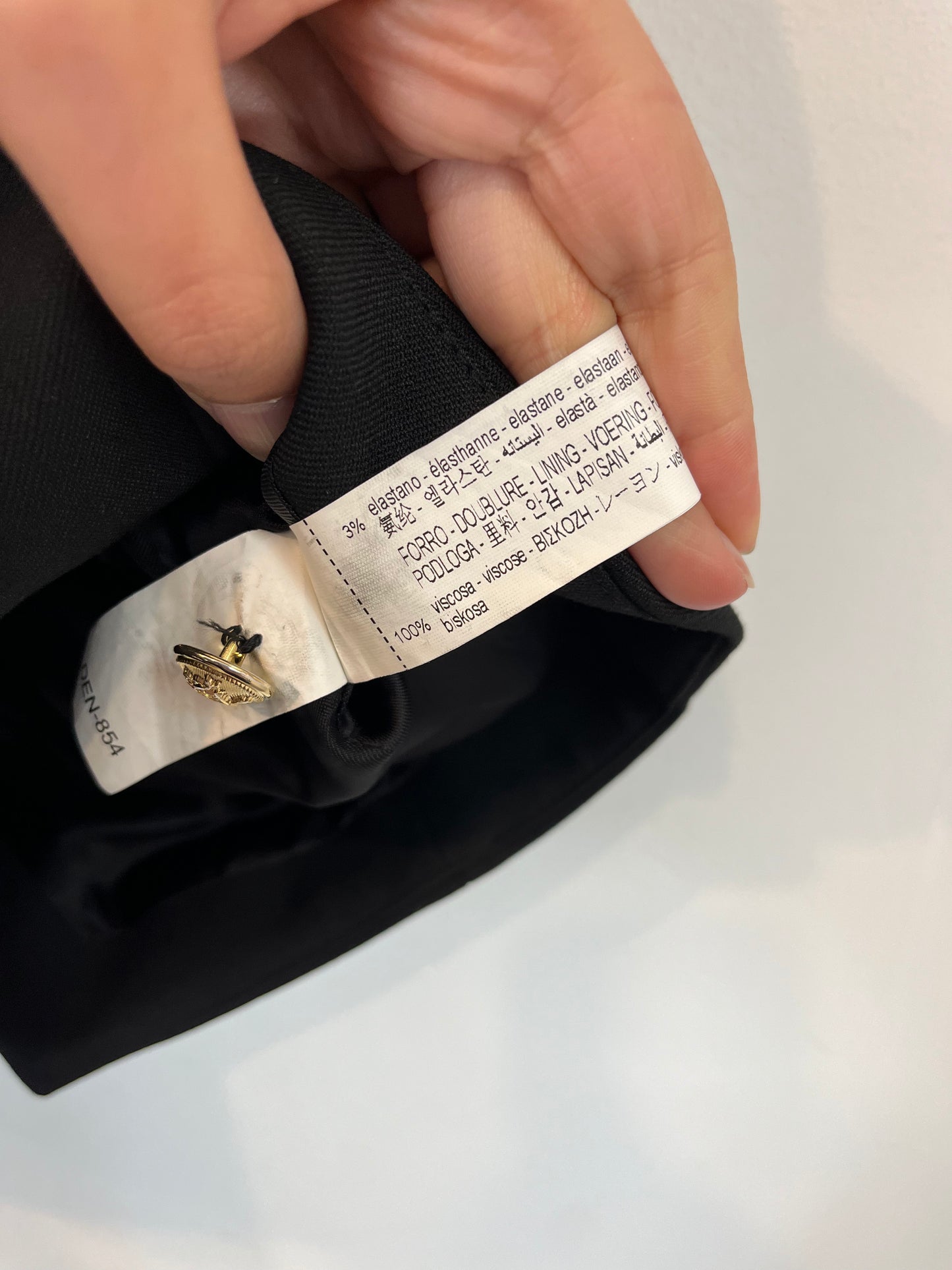 ZARA. Chaleco negro botones dorados. T S