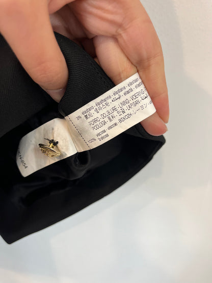 ZARA. Chaleco negro botones dorados. T S