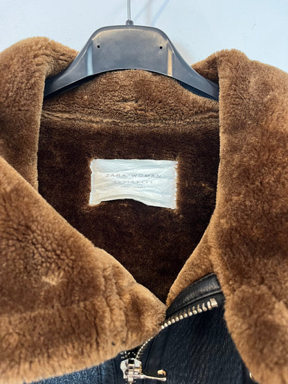 ZARA. Biker negra textura. T S