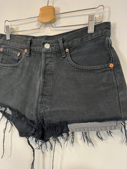 LEVI´S. Denim short azul oscuro abotonado. T 38