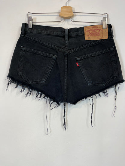 LEVI´S. Denim short azul oscuro abotonado. T 38