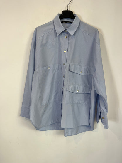ZARA. Camisa azul bolsillos. T S