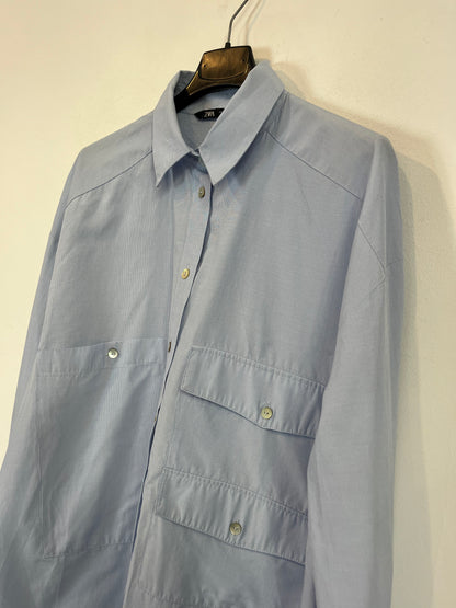 ZARA. Camisa azul bolsillos. T S