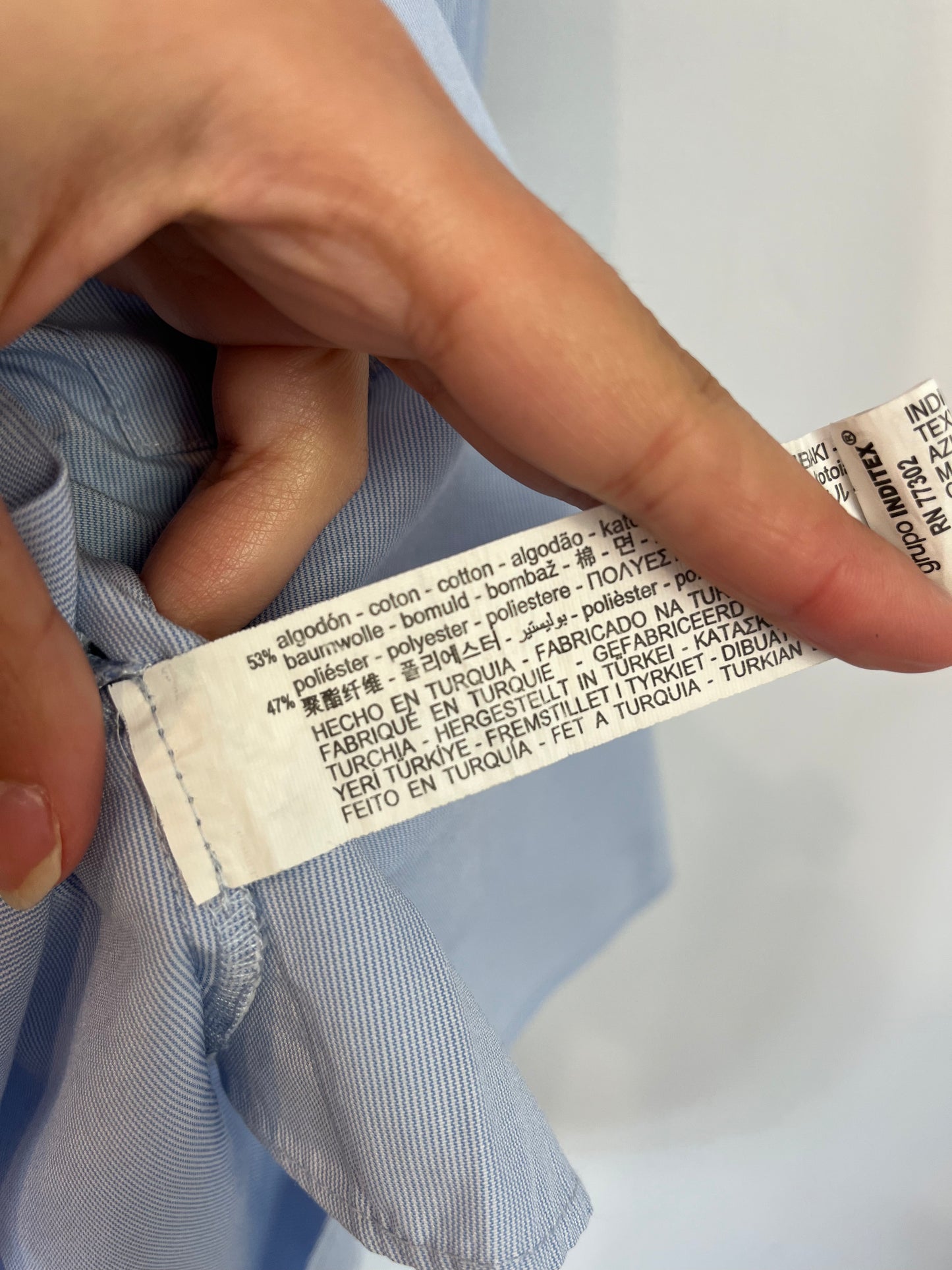 ZARA. Camisa azul bolsillos. T S