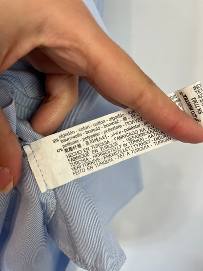 ZARA. Camisa azul bolsillos. T S