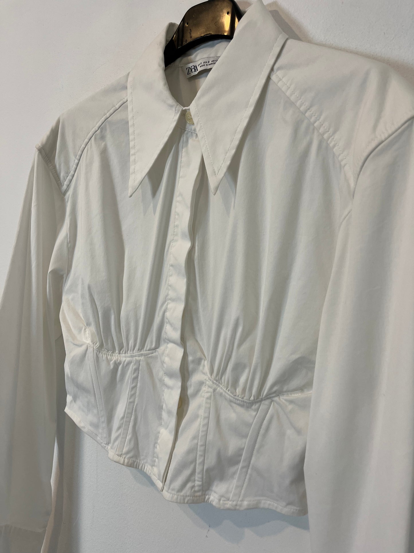 ZARA. Blusa blanca estilo corsé. T S