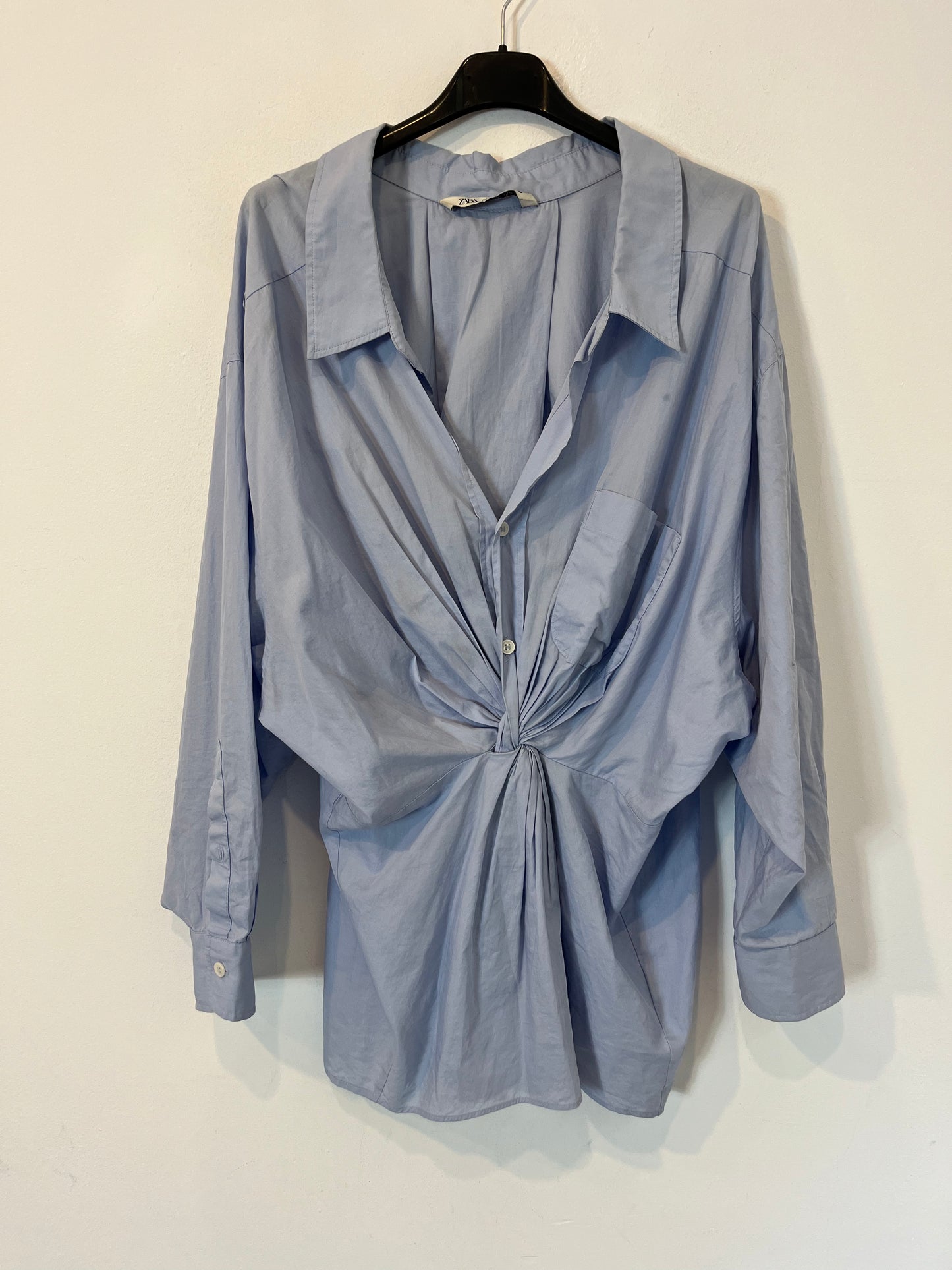 ZARA. Blusa azul fruncidos. T M