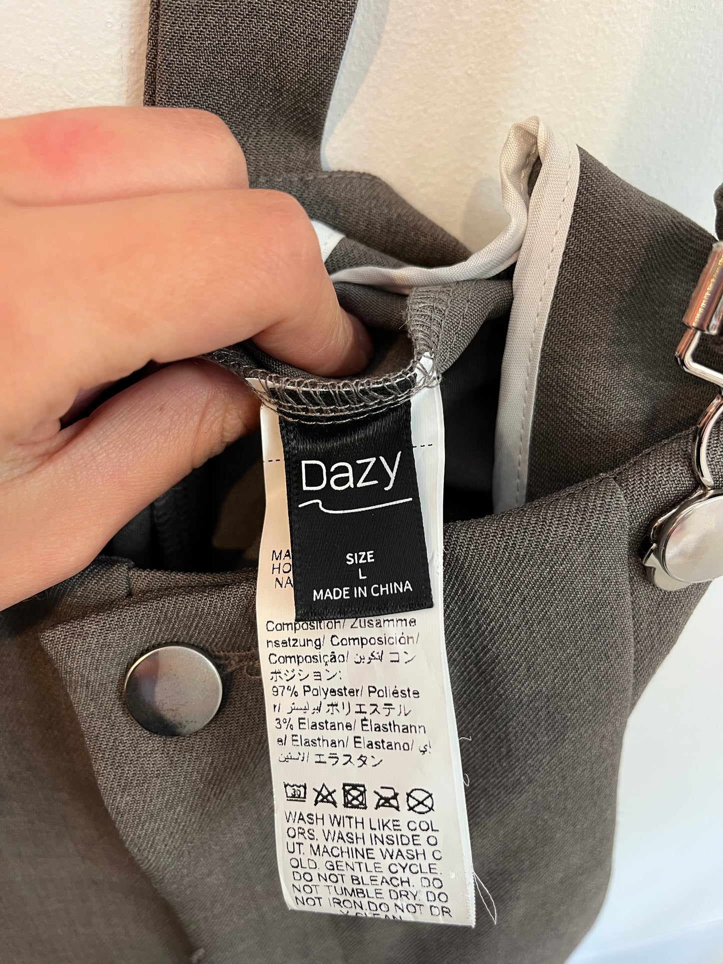 DAZY. Pantalón pinzas con tirantes. T L