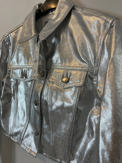 ZARA. Cazadora plateada. T S