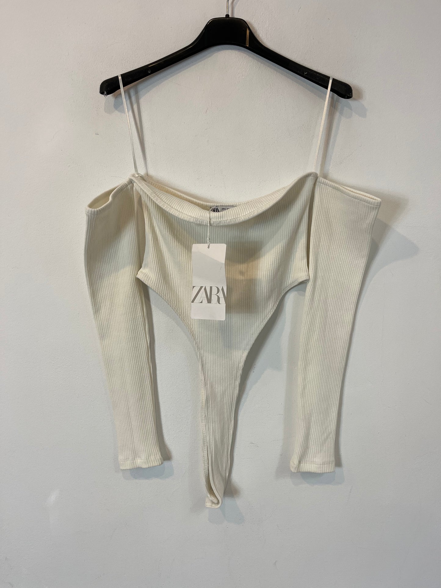 ZARA. Body canalé blanco elástico. T M