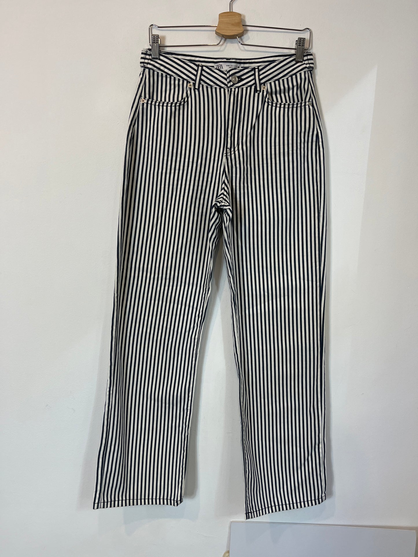 ZARA. Pantalón rayas algodón. T 36