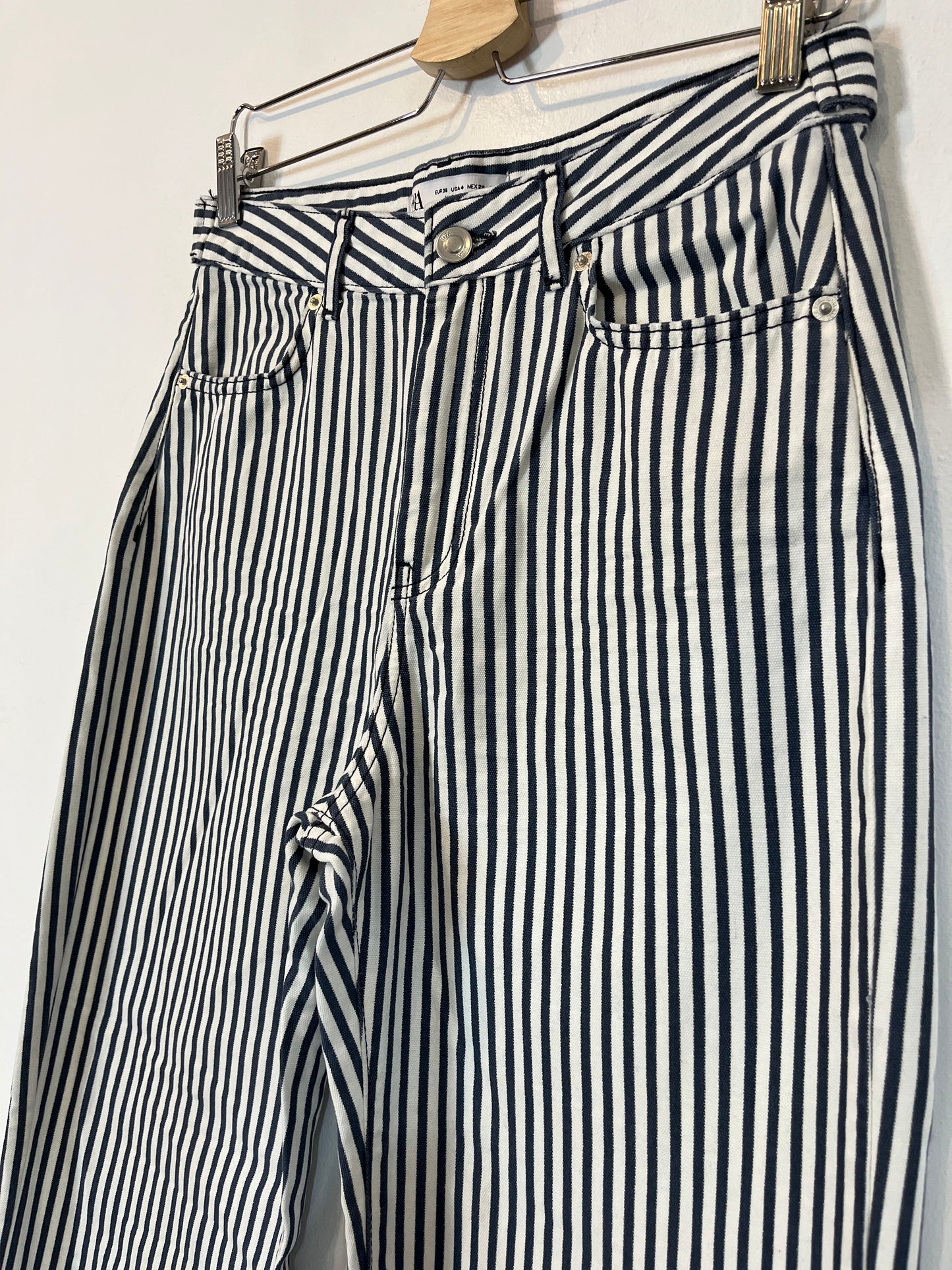 ZARA. Pantalón rayas algodón. T 36