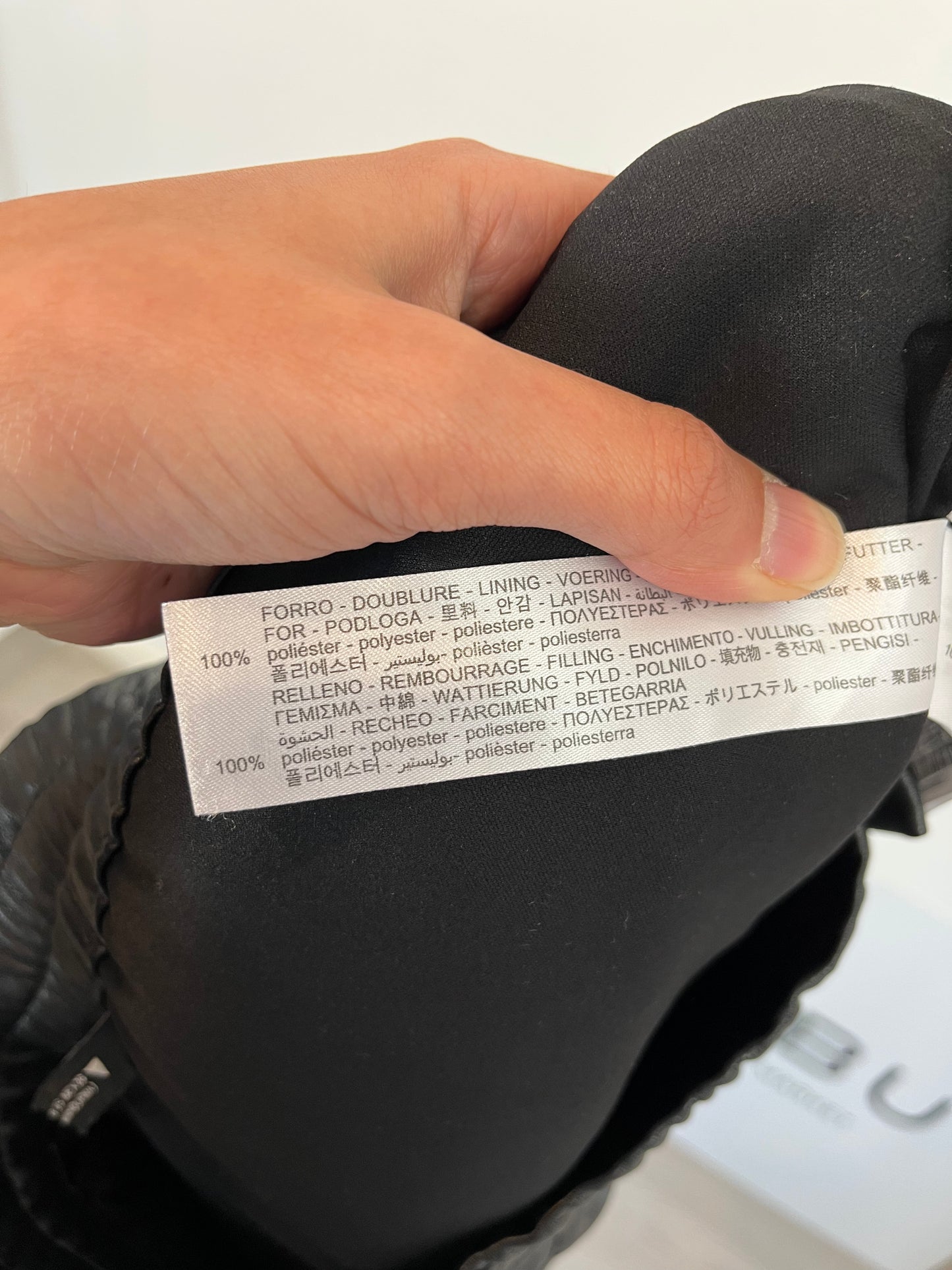 ZARA. Pantalón corto efecto piel. T S