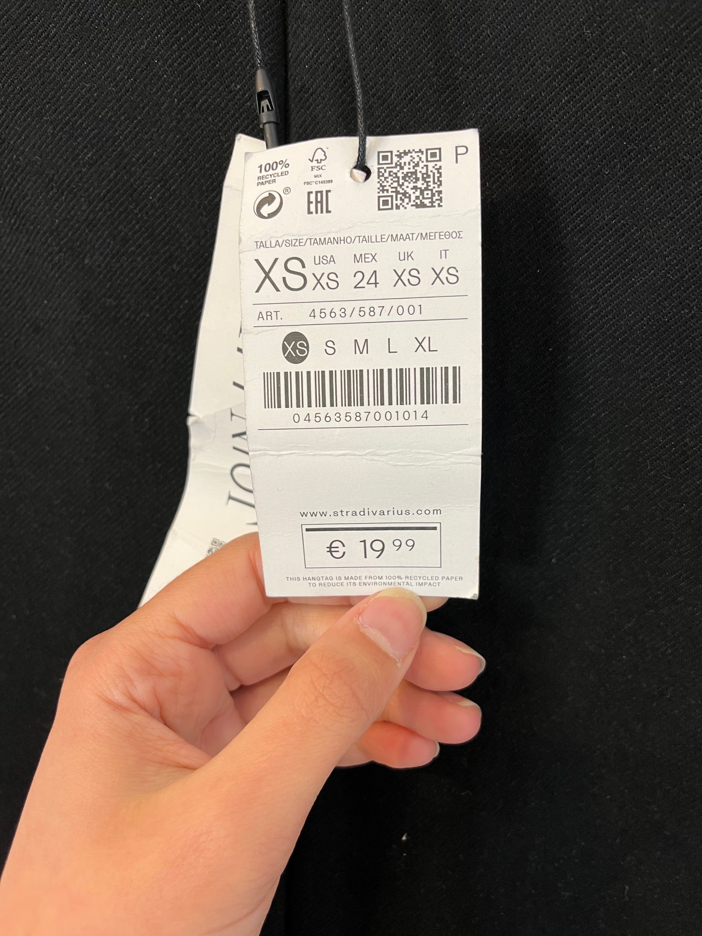 STRADIVARIUS. Pantalón negro elástico campana. T XS