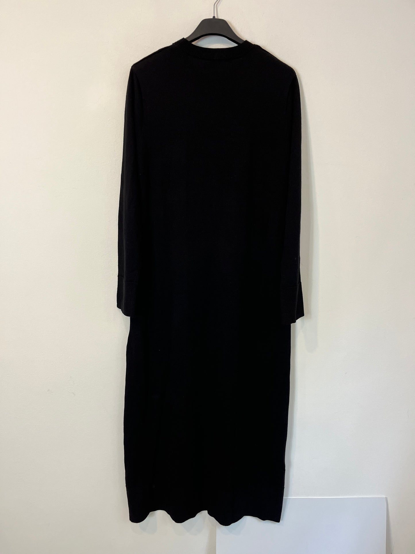 ZARA. Vestido negro punto. T M