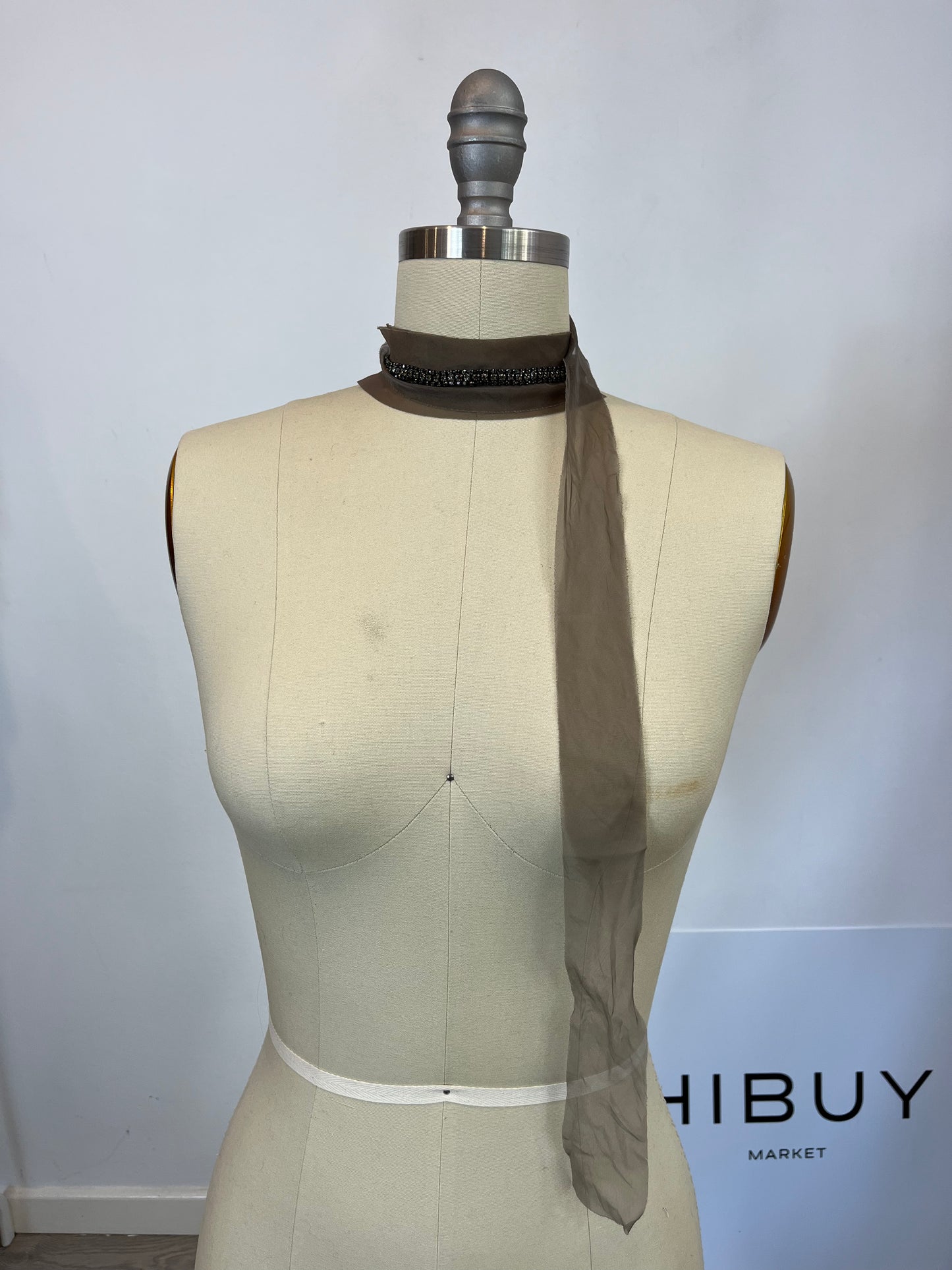 OTRAS. Choker tela y pedreria