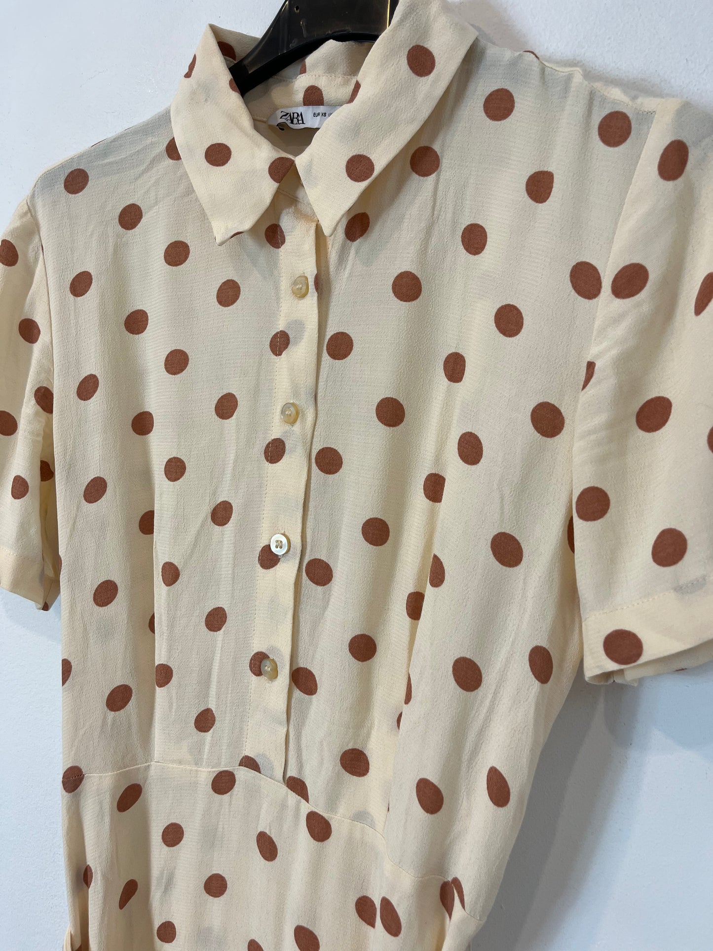 ZARA. Vestido largo lunares. T. XS