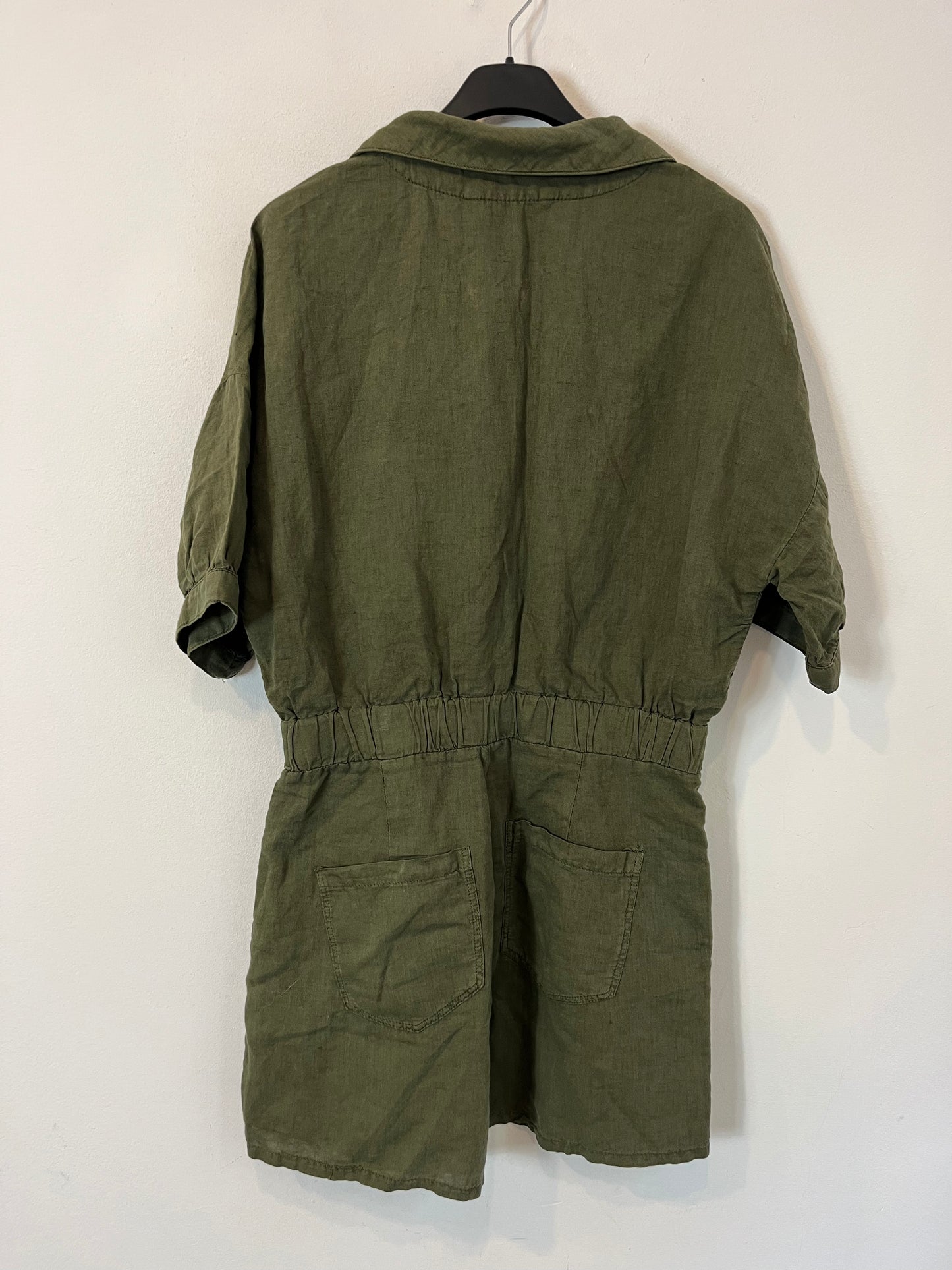 ZARA. Mono corto verde oliva con lino. T. S