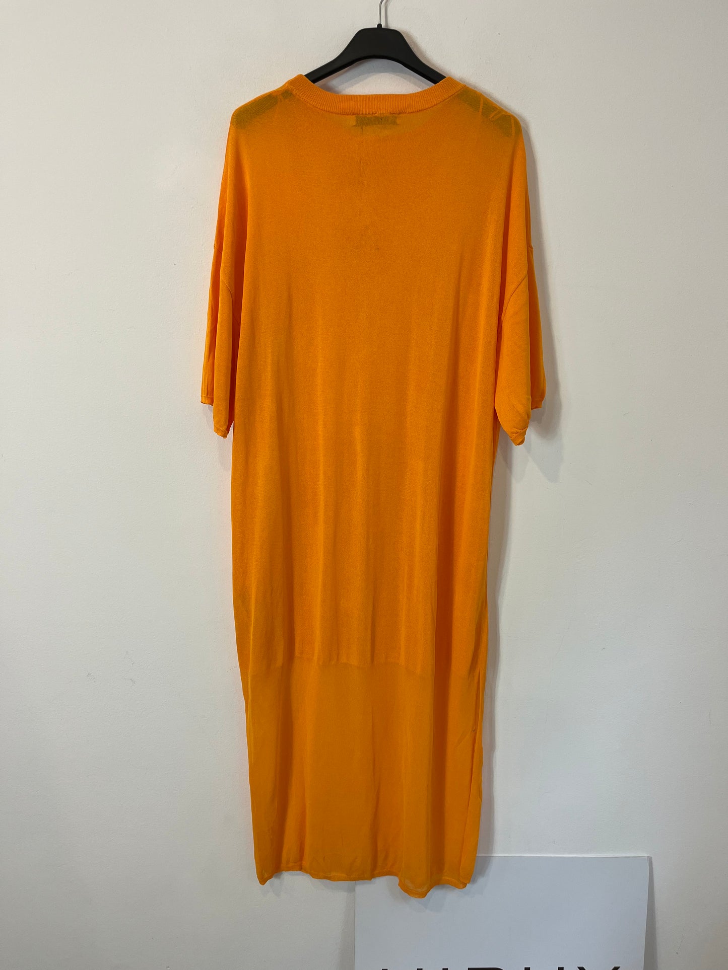 ZARA. Vestido midi naranja. T.S