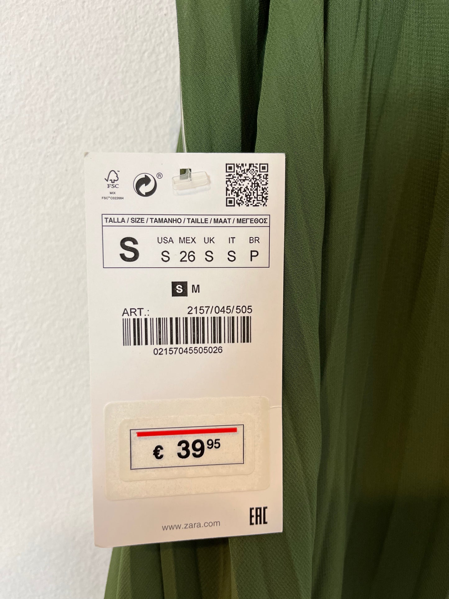 ZARA. Vestido largo plisado. T.S