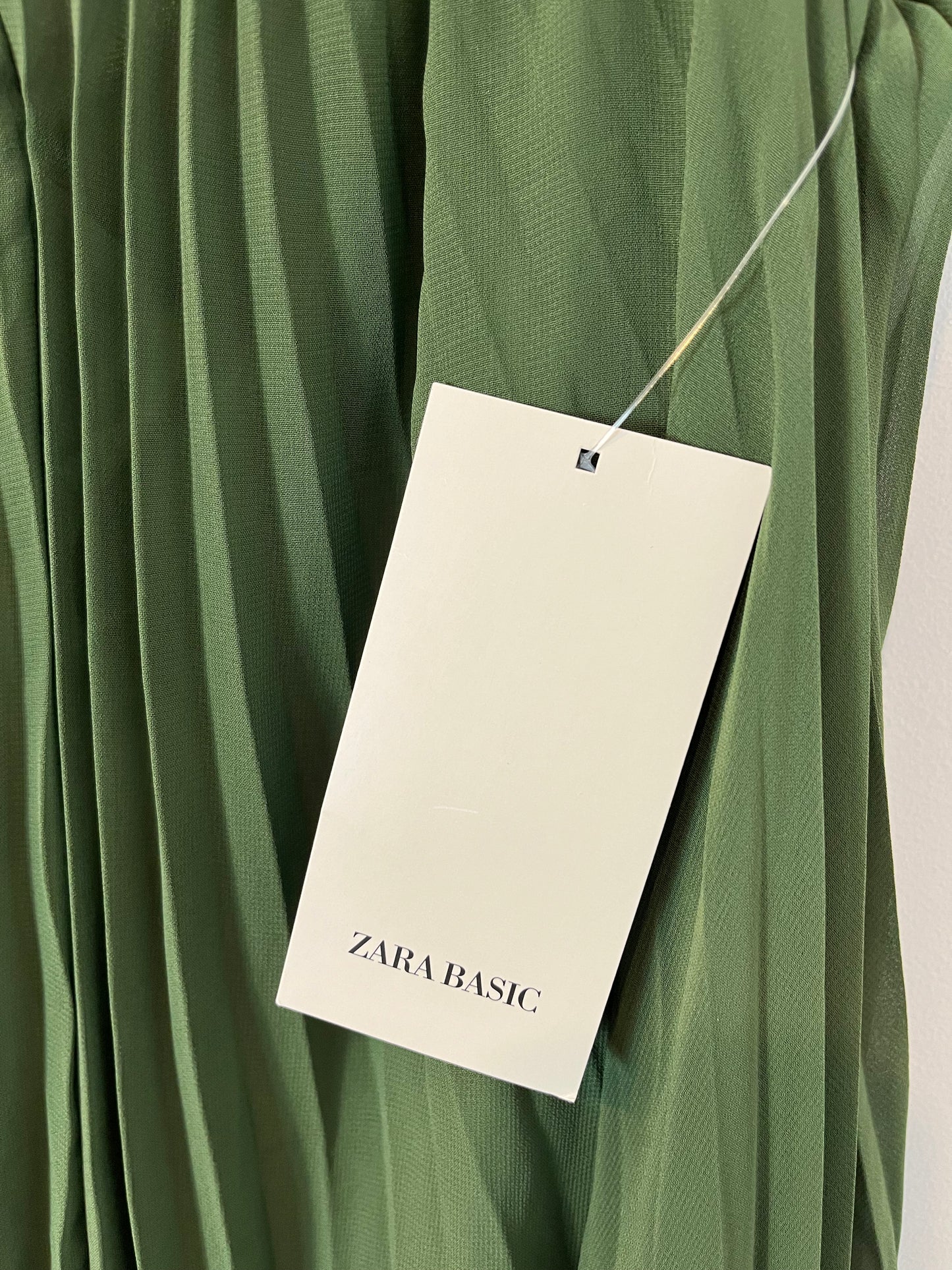 ZARA. Vestido largo plisado. T.S