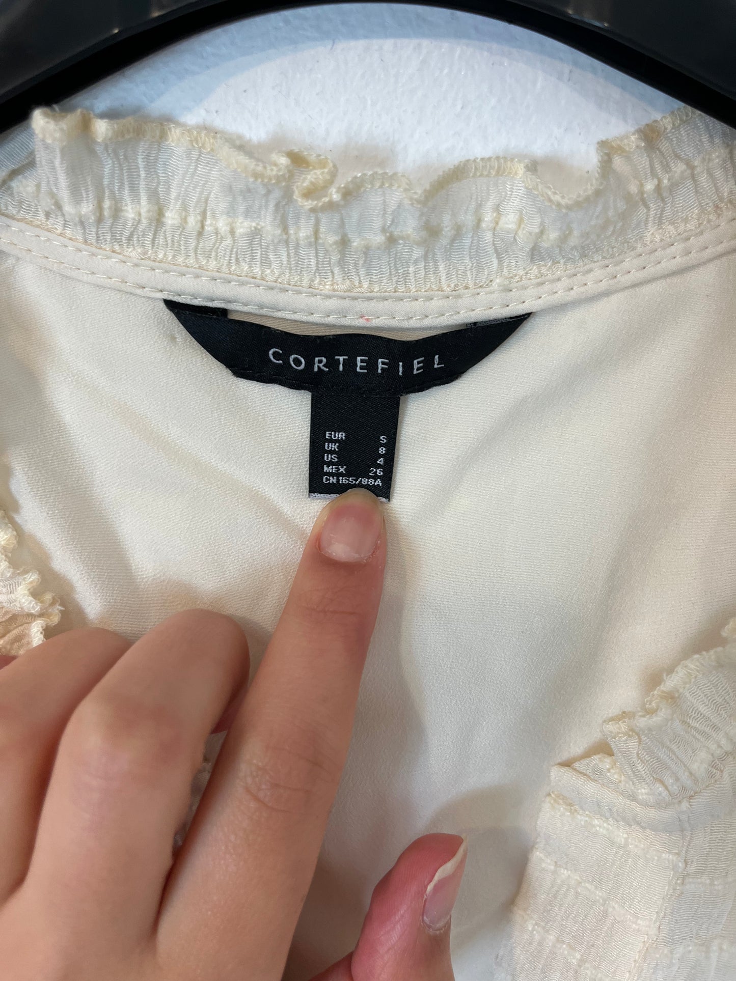 CORTEFIEL. Vestido textura detalle cinturón. T.S