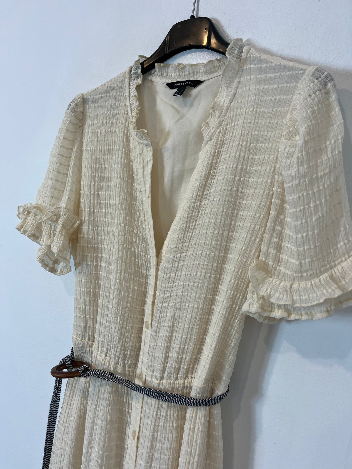 CORTEFIEL. Vestido textura detalle cinturón. T.S