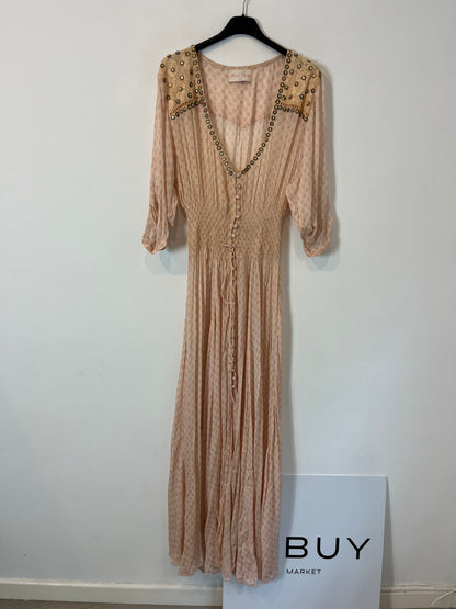 MISS JUNE. Vestido largo rosa abotonado. T.S