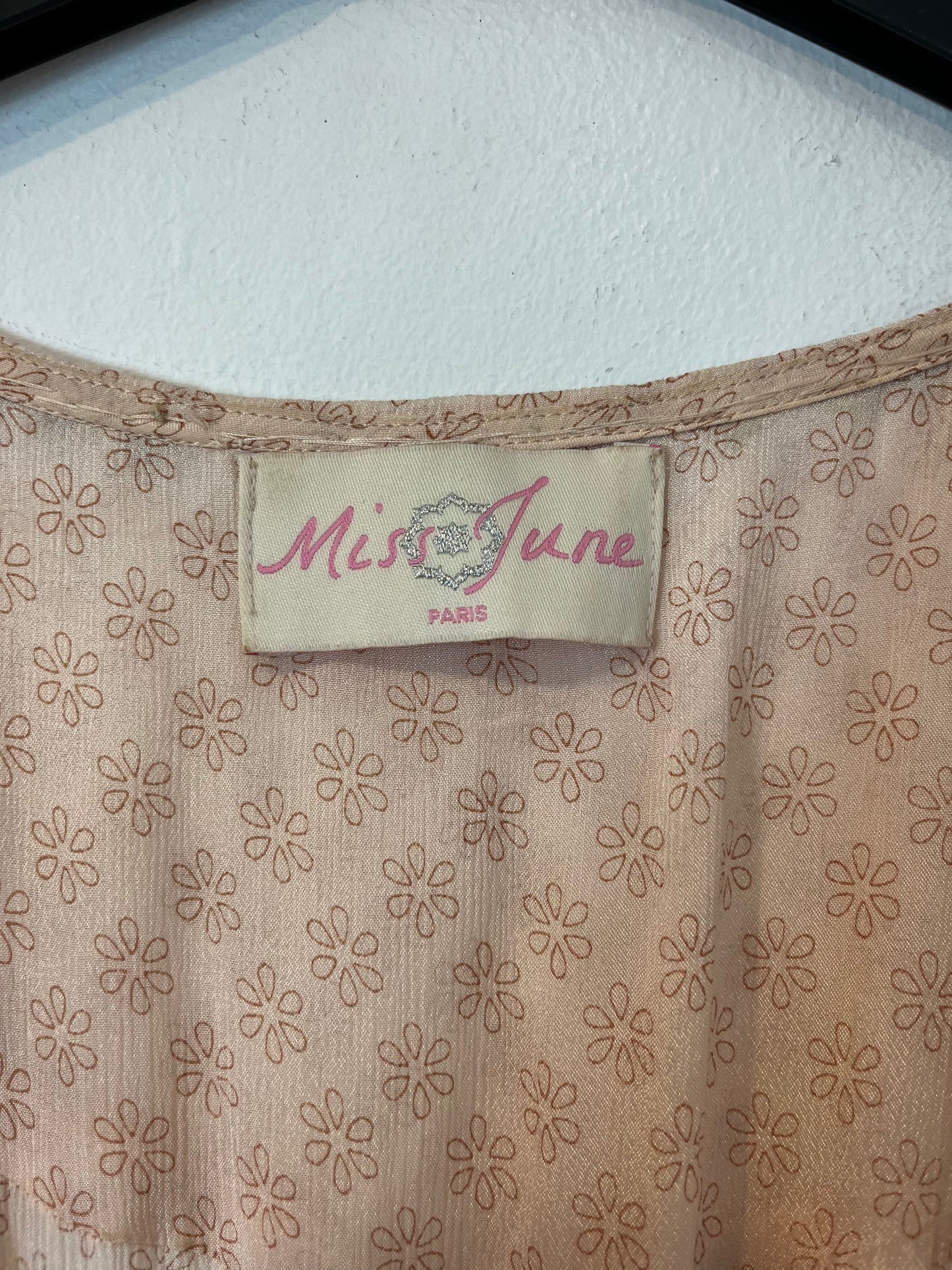 MISS JUNE. Vestido largo rosa abotonado. T.S