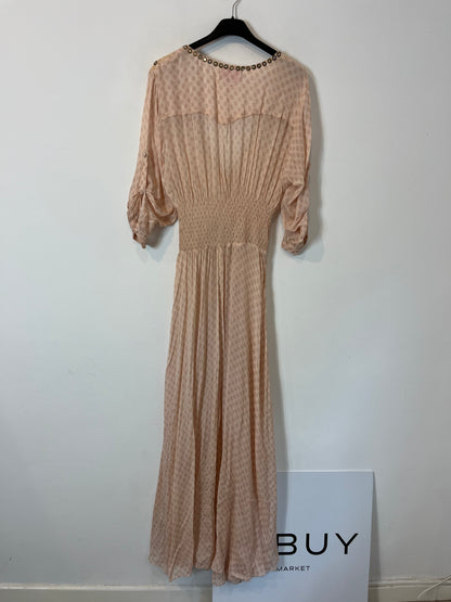 MISS JUNE. Vestido largo rosa abotonado. T.S