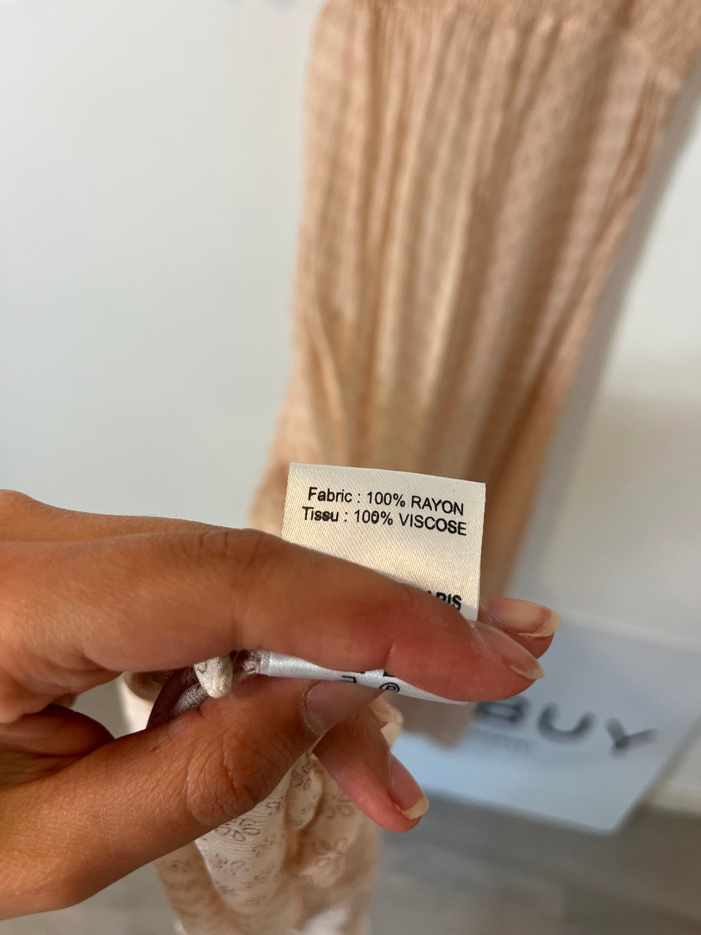 MISS JUNE. Vestido largo rosa abotonado. T.S