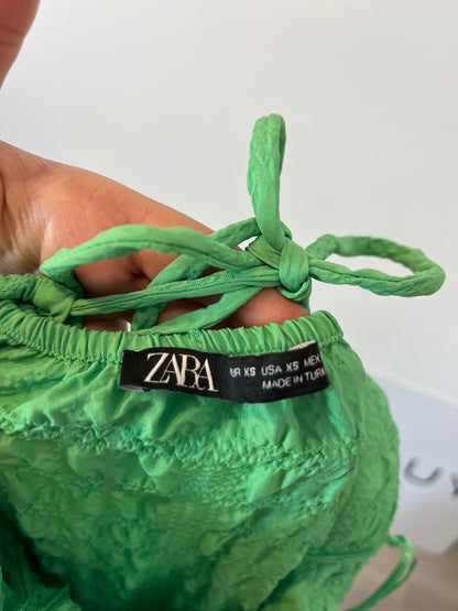 ZARA. Vestido midi verde. T.XS