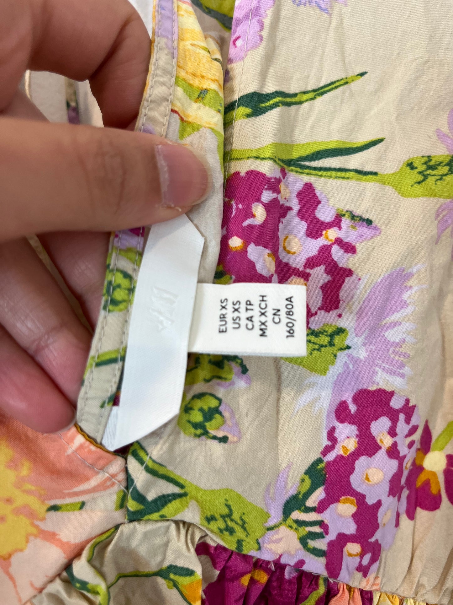 H&M. Vestido corto estampado flores. T XS